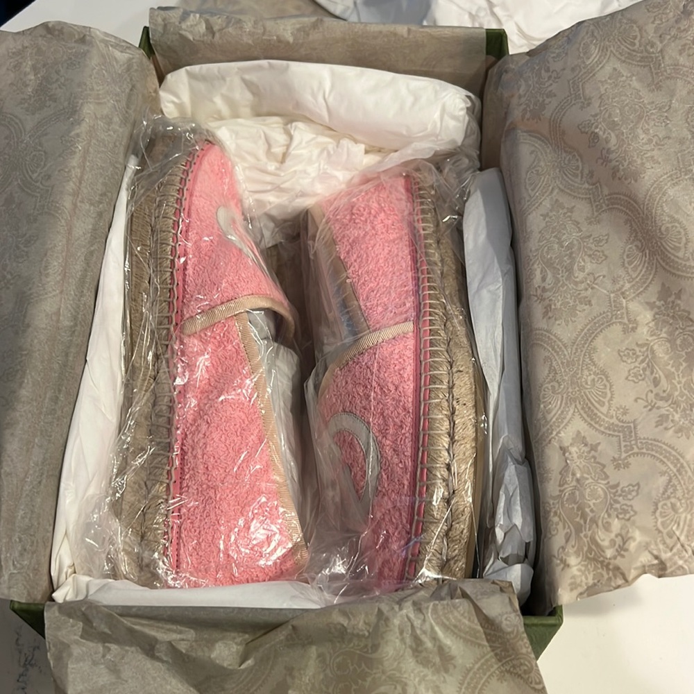 Brand new pink Gucci espadrille slide on size 38